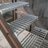 Vente chaude Matériaux de construction métalliques Marche d'escalier en acier extérieur Plateforme de sol Grille en acier galvanisé Grille pour la construction