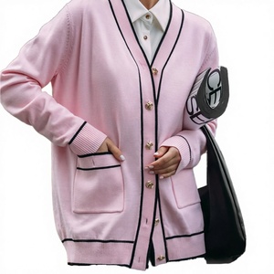 เสื้อคาร์ดิแกนไหมพรมสไตล์ยุโรปสำหรับผู้หญิง ผ้าฝ้าย 100% คอวีติดกระดุม ป้องกันขนร่วง ทรงยาวพิเศษ - Product Image 2