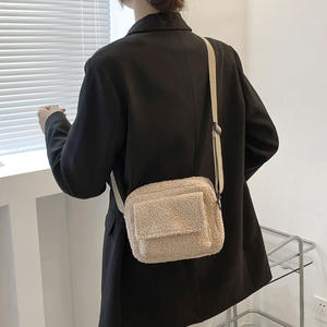 Bolso de Hombro Plegable de Cuero Genuino de Color Sólido para Otoño-Invierno, con Compartimento Inferior, Nuevo, Moderno y Elegante, de Felpa, para Mujer - Product Image 4