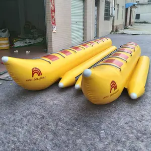 סירות בננה מתנפחות משחקי מים 8 אנשים נסיעה בבננה צינור גרירה למכירה