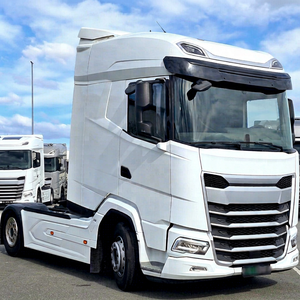 Camion tracteur DAF XG 480 d'occasion 2022, 4x2, Euro 6, diesel, transmission automatique, châssis de transport logistique arrière, tête de camion - Product Image 1