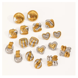 Pendientes de tuerca en espiral cuadrados de estilo Vintage chapados en oro de 18 quilates para mujer, acero inoxidable de lujo con perla para regalo - Product Image 3