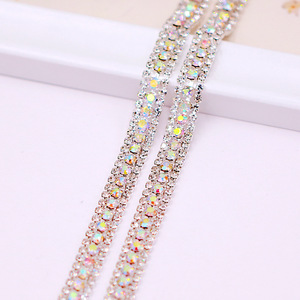 Chaîne à trois rangs de strass AB colorés soudés à pointe fermée pour vêtements et accessoires de bijouterie DIY - Product Image 2