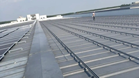 Système de montage photovoltaïque pour toiture métallique, matériaux résistants à la corrosion, installation non-pénétrante, structure modulaire, efficace