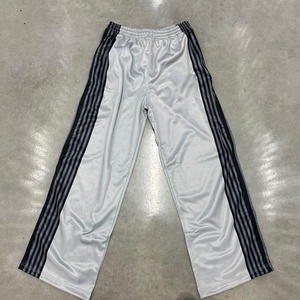 กางเกงไนลอนทรงตรงขนาดใหญ่พิเศษขายส่ง กางเกงวอร์มไนลอนสั่งทำพิเศษ กางเกงไนลอนลายแถบข้างแบบต่อผ้า กางเกงแทร็คไนลอน กางเกงขายาวผู้ชาย - Product Image 2