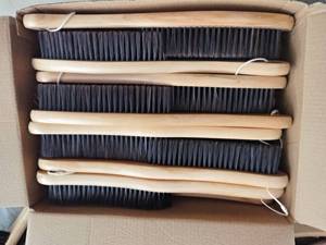 Brosse de nettoyage multifonction, outil de nettoyage de vêtements en bois massif, brosse pour chapeaux, canapé-lit, anti-poussière, vente en gros - Product Image 5