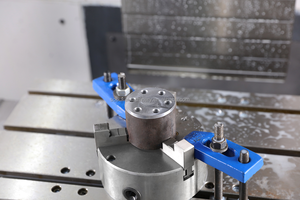 8 축 수직 다기능 CNC 머시닝 센터 380V 소매 금속 가공 펌프 밀링 드릴링 태핑 머신 베어링 - Product Image 6