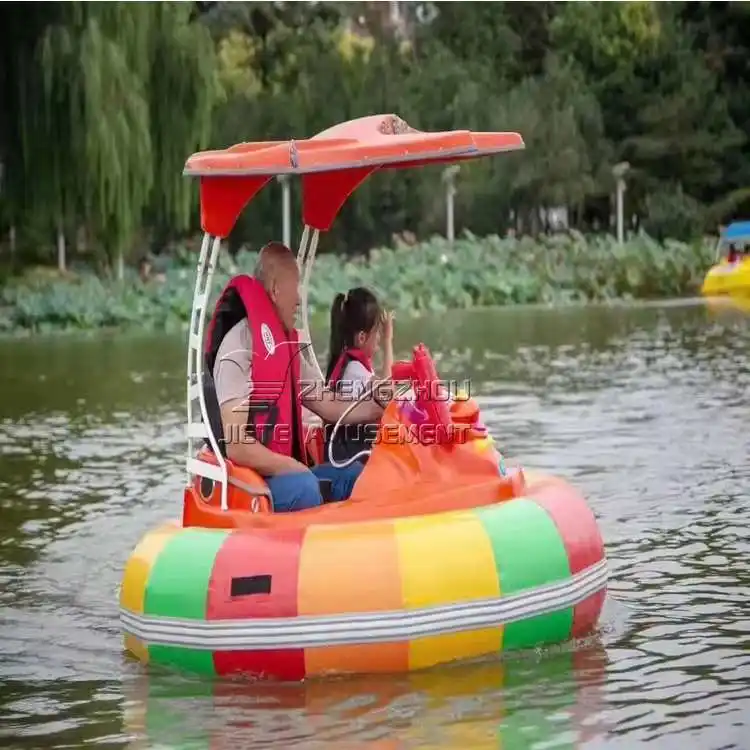 Equipo de juego de agua Motor eléctrico Barco de parachoques con pistola de agua Barco de parachoques de agua a la venta