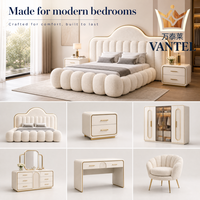 Ensemble de meubles de chambre à coucher pour villa moderne, lit capitonné sur mesure, armoire, coiffeuse et table de chevet pour maisons de luxe