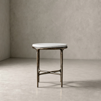 Table d'appoint ronde de luxe OAKEN pour salon, plateau en marbre, structure en métal bronze forgé à la main, table d'angle Wabi Sabi pour canapé