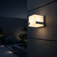 Lampu Dinding Taman Luar Ruangan High Giant, Berperingkat IP54, Bodi Aluminium, Soket E27 untuk Proyek & Penggunaan Rumah Tangga