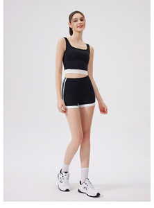 Shorts de yoga pour femmes en gros, 3 pouces, à rayures latérales, blancs, avec bord contrastant, taille haute, effet push-up fessier, pour le cyclisme et l'entraînement - Product Image 4