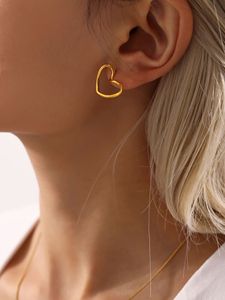 Set di gioielli pregiati Set collana orecchini donna in acciaio inossidabile placcato oro 18K impermeabile - Product Image 4