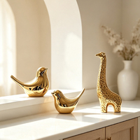 Ornement de bureau moderne de luxe en céramique dorée, motif oiseau et girafe, surface électroplaquée, pour la décoration intérieure de la maison, de l'hôtel, du café, ou comme cadeau.