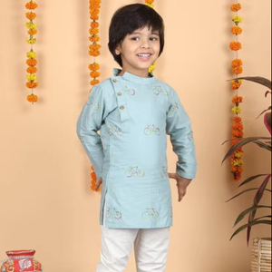Ensemble Kurta en coton bleu ciel pour garçons avec imprimé vélo, Kurta ethnique à manches longues et pyjama blanc, tenue traditionnelle festive pour enfants - Product Image 1