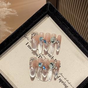 Venta al por Mayor de 10 Piezas de Uñas Postizas Francesas Hechas a Mano con Hermoso Diseño de Lujo Personalizado, Muestras Gratis y Empaque Personalizado - Product Image 3