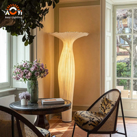 Lampu Lantai Bentuk Tulip - Pencahayaan Ambient Elegan untuk Bar/Lounge