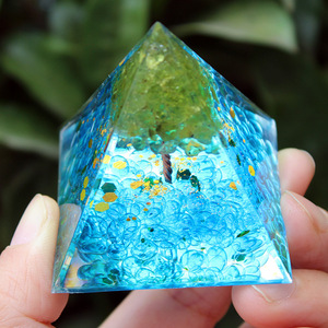 <b>Crystal</b> <b>Chip</b> Pyramid Resin Epoxy Craft 5cm Home Decoration Handmade Desktop Ornament - Product Image 3