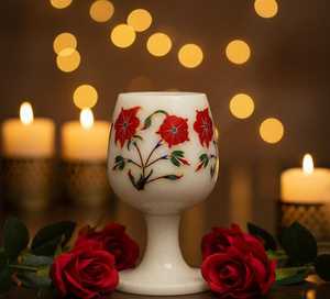 Copa de Vino de Mármol Artística y Elegante con Base Blanca y Diseño Floral Moderno Hecho a Mano, Cristalería Decorativa con Patrón Floral de Inspiración Vintage - Product Image 1