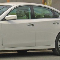 Déflecteurs de fenêtre Nissan Altima 1993-2023 Translucides Foncés Autocollants Déflecteurs de vent Pare-pluie 4 pièces