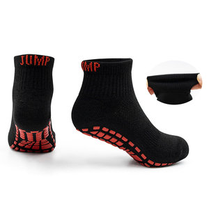 Zhongde Logo personnalisé Grip <span class=keywords><strong>Trampoline</strong></span> Chaussettes Pilates Antidérapant Yoga Curl Compression Tube Crew Ruffle Jump Chaussettes - Product Image 1