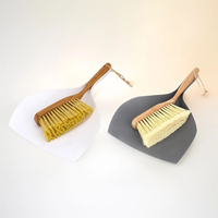 Petit ensemble de balai et pelle à poussière en bambou écologique pour la maison, idéal pour nettoyer les bureaux et collecter la poussière à l'intérieur.