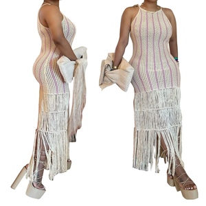 ชุดเดรสชายหาดแฟชั่นแบบลำลองสำหรับผู้หญิง ดีไซน์ถักนิตติ้งประดับพู่ สายคล้องคอ ไม่มีแขน - Product Image 1