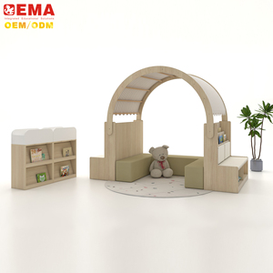 Set di Mobili per Biblioteca per Bambini Ema di Alta Qualità Personalizzato, Scaffali per Asili Nido e Aree Lettura - Product Image 1