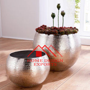 2025 nouveau Design moderne décor à la maison jardinière pour salon martelé Design aluminium métal jardinière pour intérieur et extérieur décor - Product Image 1