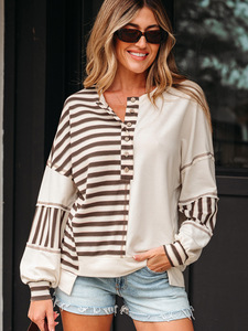 TPY0 Vente en gros de pulls décontractés vintage surdimensionnés pour femmes, sweat-shirt pour femme avec détails rayés et boutons colorés - Product Image 4