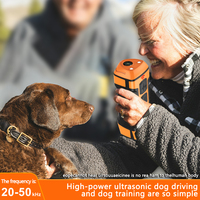 Appareil d'entraînement pour chiens à ultrasons portable, anti-aboiement, avec double lumière clignotante, batterie rechargeable, en ABS écologique, pour utilisation en extérieur sur pelouse