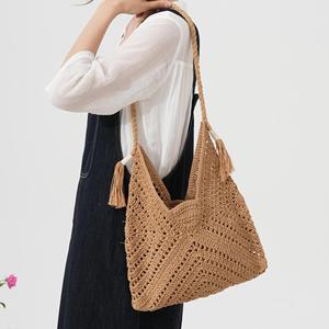 Bolso de Paja Personalizado con Hilo de Algodón Hueco - Bolso Tote Grande Hecho a Mano, Tejido, Versátil, para Usar como Bandolera o de Hombro, Ideal para la Playa - Product Image 4
