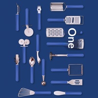 Ustensiles de cuisine : Râpe en acier inoxydable, Couteau à pizza, Fouet à œufs, Coupe-pommes de terre, Décapsuleur, Spatule à gâteau, Éplucheur de maïs facile