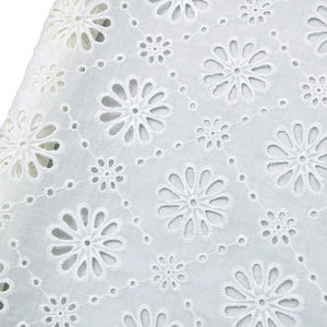 <span class=keywords><strong>Tela</strong></span> de encaje bordado de flores de margaritas con ojales de algodón 100% colorido personalizado <span class=keywords><strong>para</strong></span> ropa de cama cortina - Product Image 4