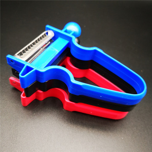 Set Multifunzione <span class=keywords><strong>3</strong></span>-in-1 in Acciaio Inox per Cucina, Nuovo Trituratore Manuale per Frutta e Verdura, Grattugia e Pelapatate - Product Image 5