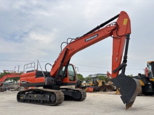 Excavadora Usada Doosan DX225, 98% Nueva, Mejor Sistema Hidráulico de Orugas, Máquina de Construcción DX225LC-9C, Pocas Horas, Gran Oferta - Product Image 3