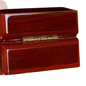 Caja de collar de madera con forma de anillo abatible cuadrado de laca de Piano brillante de grano de caoba personalizada con decoración para colgar en la pared - Product Image 6