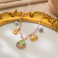 Collier en acier inoxydable plaqué or 18 carats PVD style Charme Côtier avec perles émaillées en forme de coquillage et corde tressée, bijoux inspirés de l'océan