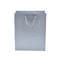 Sac de courses en papier écologique et recyclable avec impression de logo personnalisé pour l'emballage de marques de mode