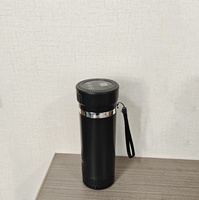 Mini-réfrigérateur portable noir de style tasse, à batterie rechargeable, compact, thermoélectrique, avec écran tactile LCD, pour voiture et hôtel