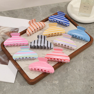 Fashion Classic Candy Color Geometric Stripe Pattern Resin Plastic Acrylic Claw Clip Custom <b>Large</b> Unisex Sweet Daily Hair Clips - Product Image 3