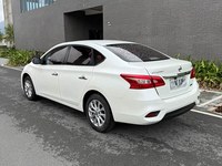 Nissan Sylphy 1.6XV CVT Automatique Premium Berline d'occasion 2018, Conduite à Gauche, Jantes R16, Tapis en Tissu, Moteur Essence 1.6L, Voiture Familiale Compacte Économique