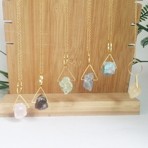 A2143 <span class=keywords><strong>collier</strong></span> pendentif en pierres précieuses brutes naturelles chaudes <span class=keywords><strong>collier</strong></span> pendentif en quartz avec pierre de naissance en cristal avec chaîne en <span class=keywords><strong>or</strong></span> 18 carats - Product Image 1