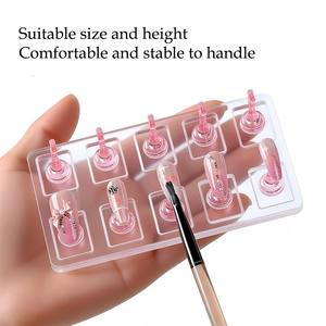 5/10 шт. Прозрачные немагнитные акриловые подставки для ногтей в форме шахматных фигур, держатели для демонстрации и тренировки маникюра - Product Image 3