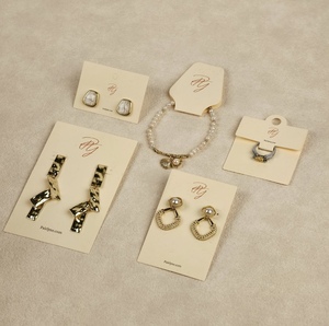 Cartes d'affichage de bijoux multi-styles en papier texture vanille avec feuille d'or pour boucles d'oreilles collier perle emballage haut de gamme - Product Image 1