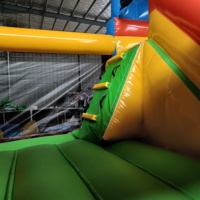 Château gonflable commercial arc-en-ciel 4m*4m*2.5m avec toboggan, château gonflable pour enfants, château de saut gonflable, parc de jeux à louer