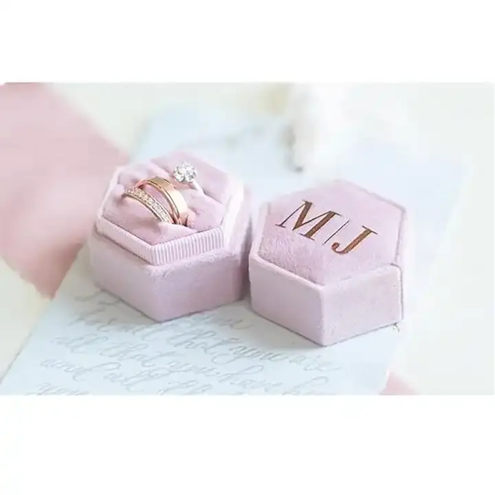 Factory Stock Custom Logo Hochzeit Kleines Geschenk Schmuck Verpackung Box Hexagon Großhandel Pink Velvet Ring Box Hexagon