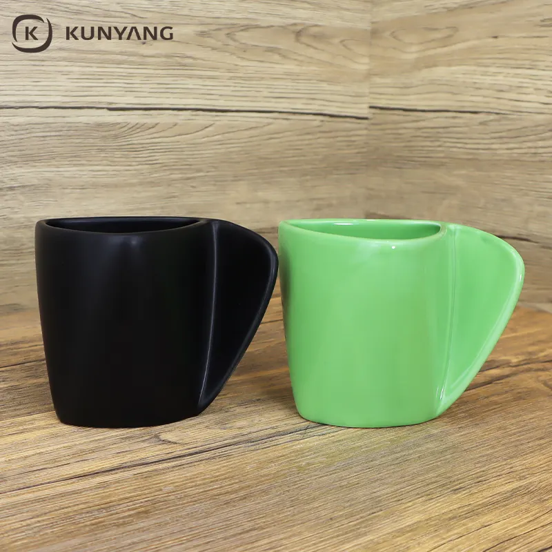 Nuevo producto de tendencia 2024 Triángulo minimalista moderno Forma única Tazas de café de cerámica