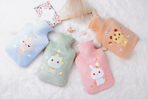 Bouteilles d'eau chaude réutilisables Offre Spéciale 1l 2l Sac d'eau chaude en PVC avec couvercles Chauffe-<span class=keywords><strong>lit</strong></span> amovible <span class=keywords><strong>pour</strong></span> eau chaude et froide - Product Image 6