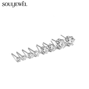 <span class=keywords><strong>Orecchini</strong></span> a Perno in <span class=keywords><strong>Argento</strong></span> 925 con Moissanite e Montatura Floreale a Sei Griffe, Gioielli Minimalisti di Lusso per Tutti i Giorni e Occasioni - Product Image 2